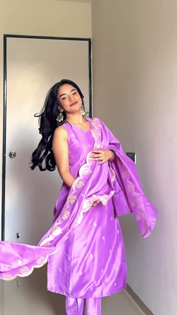 Elegant Lilac Silk Embroidered Suit Set with Dupatta