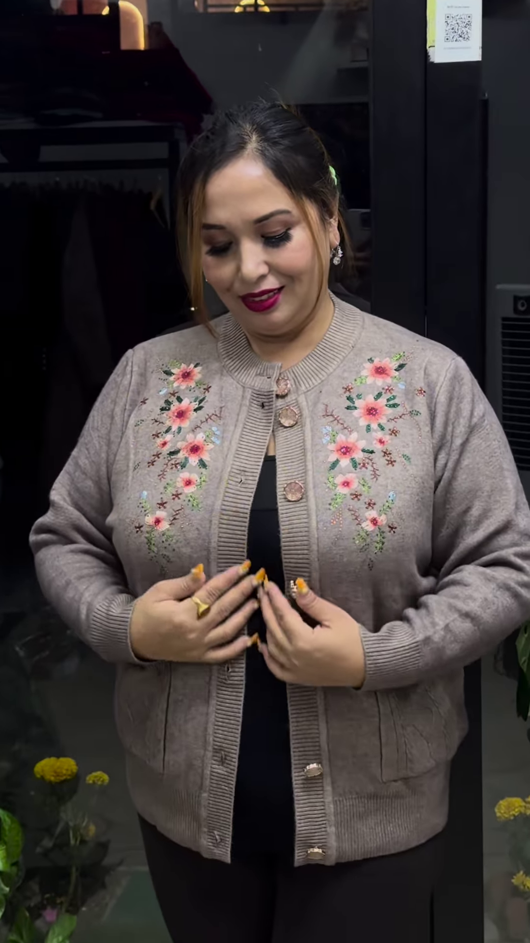 Embroidered Floral Cardigan β Elegant Warmth with Everyday Comfort πΈπ§₯