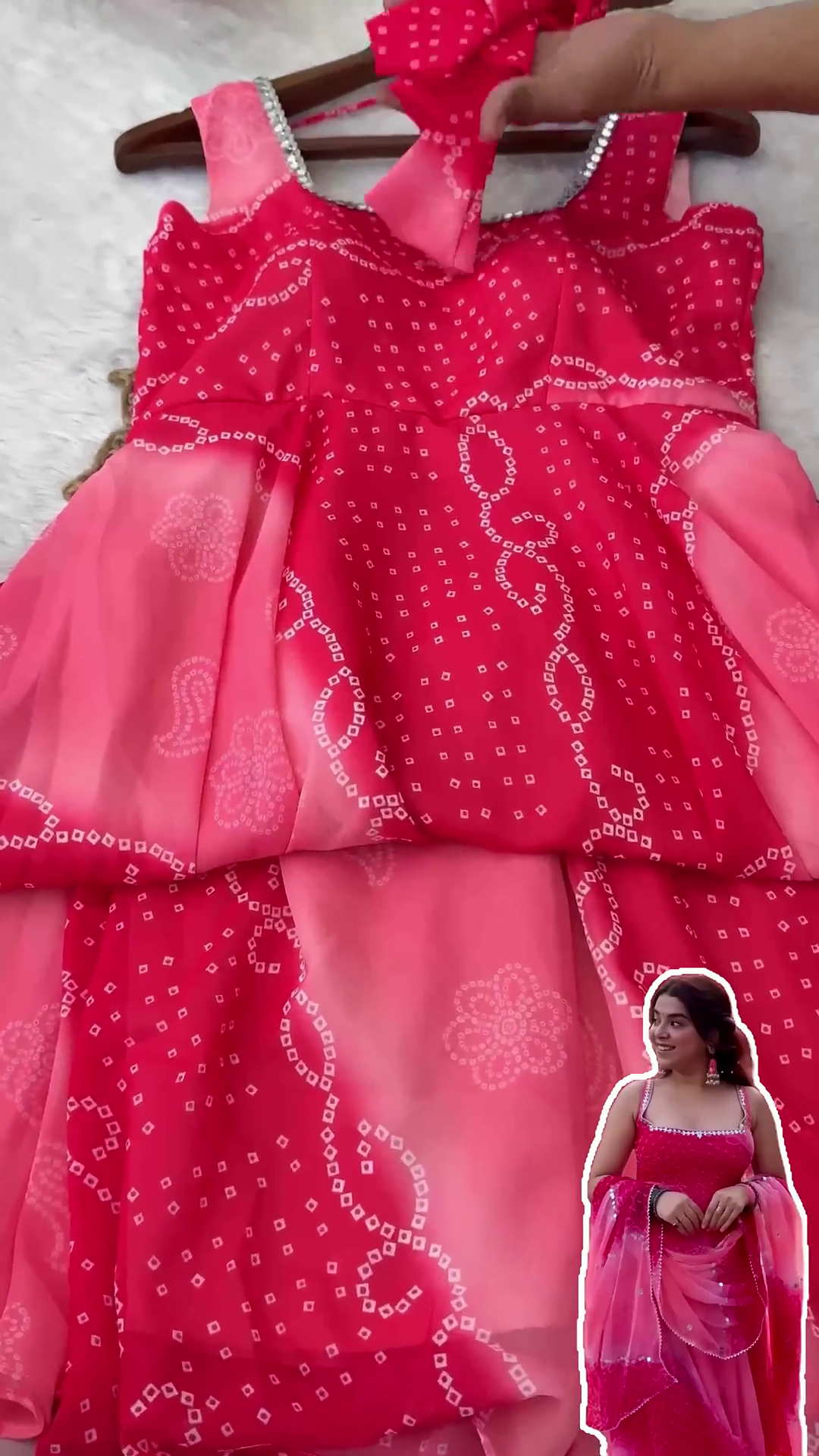 Vibrant Pink Bandhani Set with Mirror Artistry