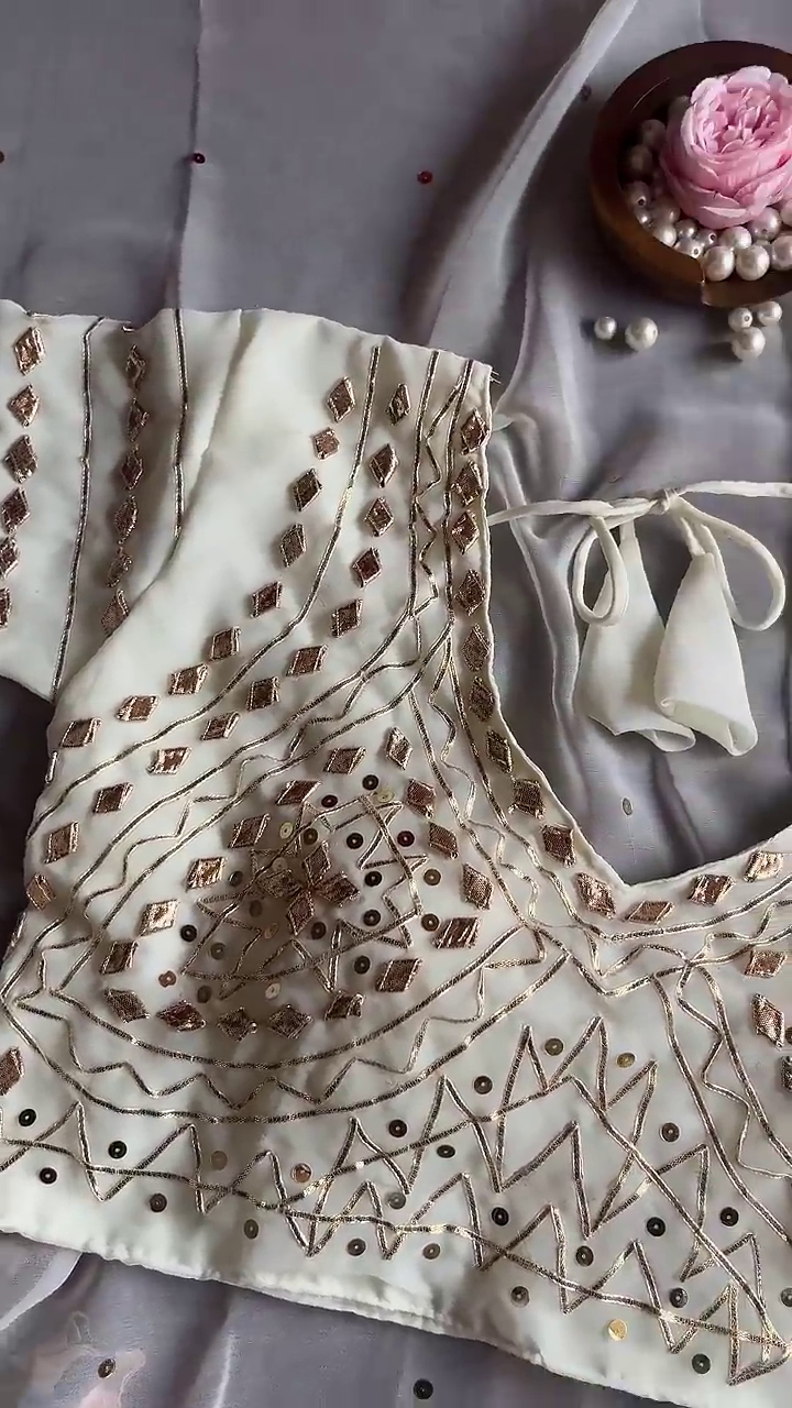 Luminous Cream Saree with Ornate Geometric Artistry - Image 4